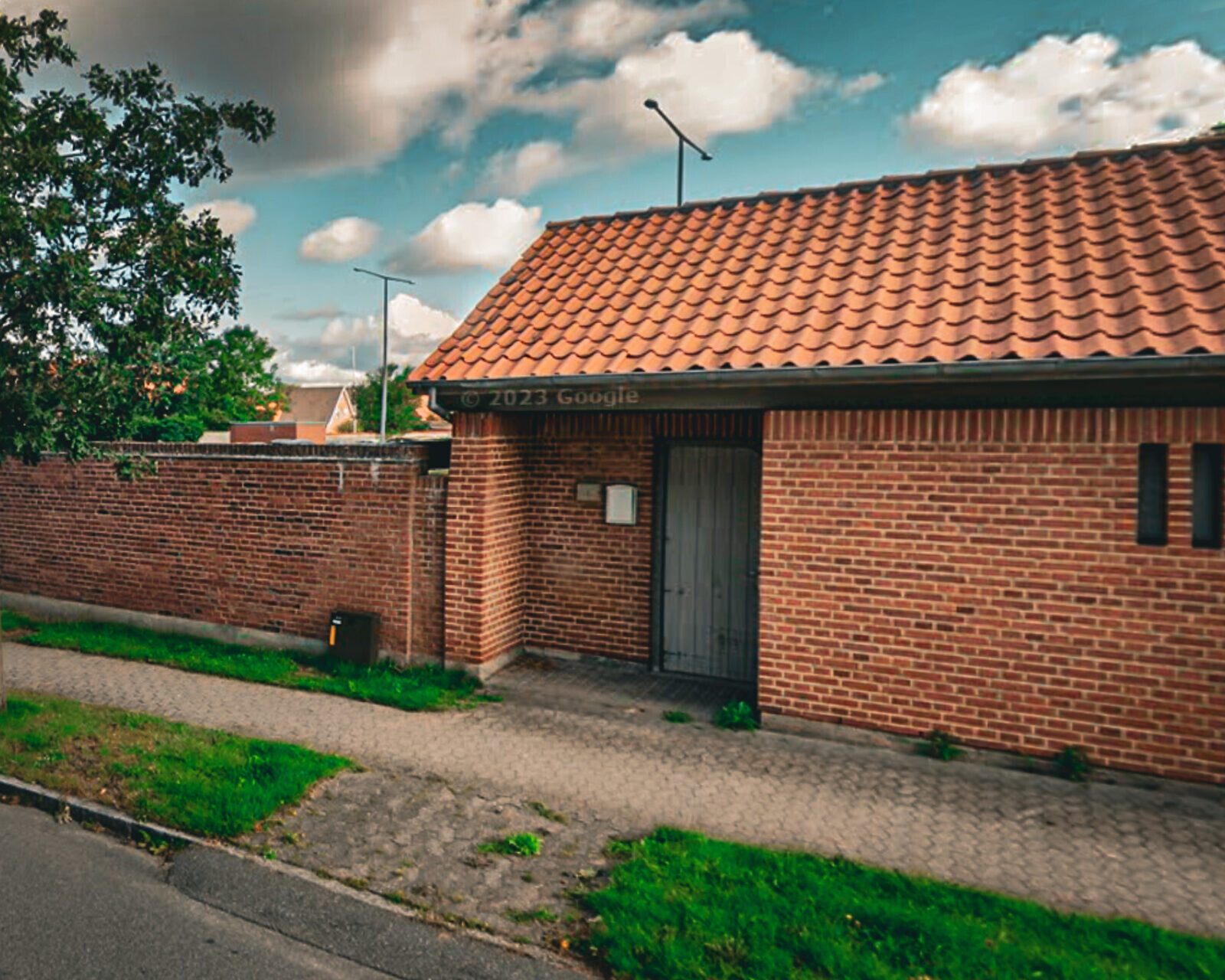 I dag forefindes en mindre p-plads bag toiletbygningen Rolfsgade 65. Arkivfoto.