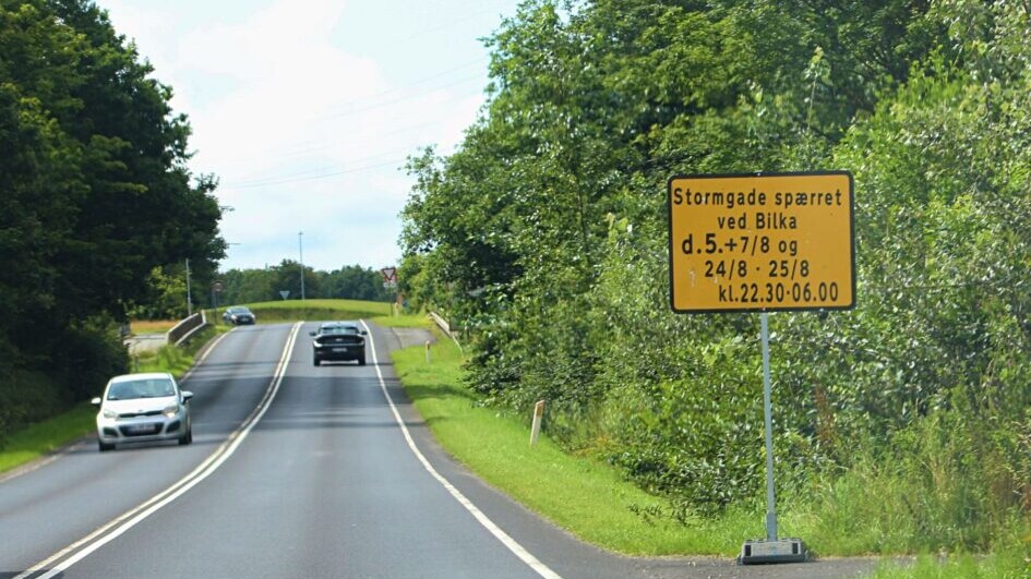 Skiltningen ved Tarp - før rundkørslen med afkørsel til Vestkystvejen. Foto: Johnny Tauman.
