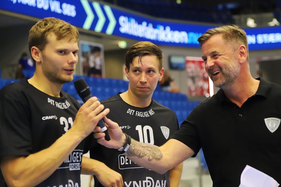 Sportschefen interviewer de to venstrefløje - Morten og Jerry. Foto: Johnny Tauman.
