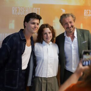 Alex Høgh Andersen, Mathilde Arcel og Nicolaj Kopernikus spiller de tre hovedroller i Rejseholdet. Foto: Johnny Tauman.