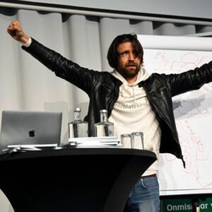 På Peter Hyballas hjemmeside kan man se, at den forhenværende EfB-træner i dag tilbyder en lang række konsulentydelser. Foto: PR/PeterHyballa.com.