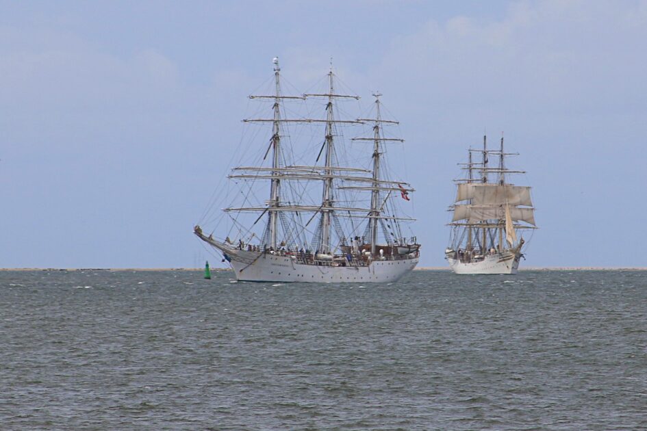 De historiske skibe danner rammen om en maritim uge fyldt med oplevelser. Foto: Johnny Tauman.