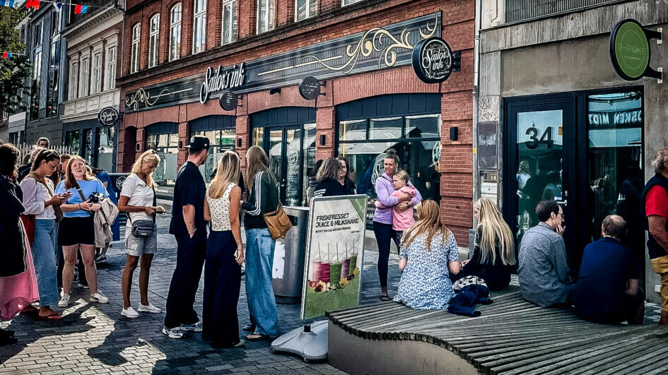 Der var en gratis pokebowl til de første 100 kunder fredag.