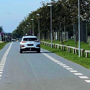 Bil på 2-minus-1-vej. Foto: Johnny Tauman.