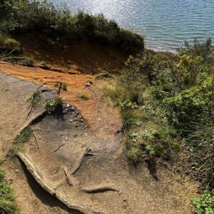 Stien er snart helt væk. Foto: Johnny Tauman.