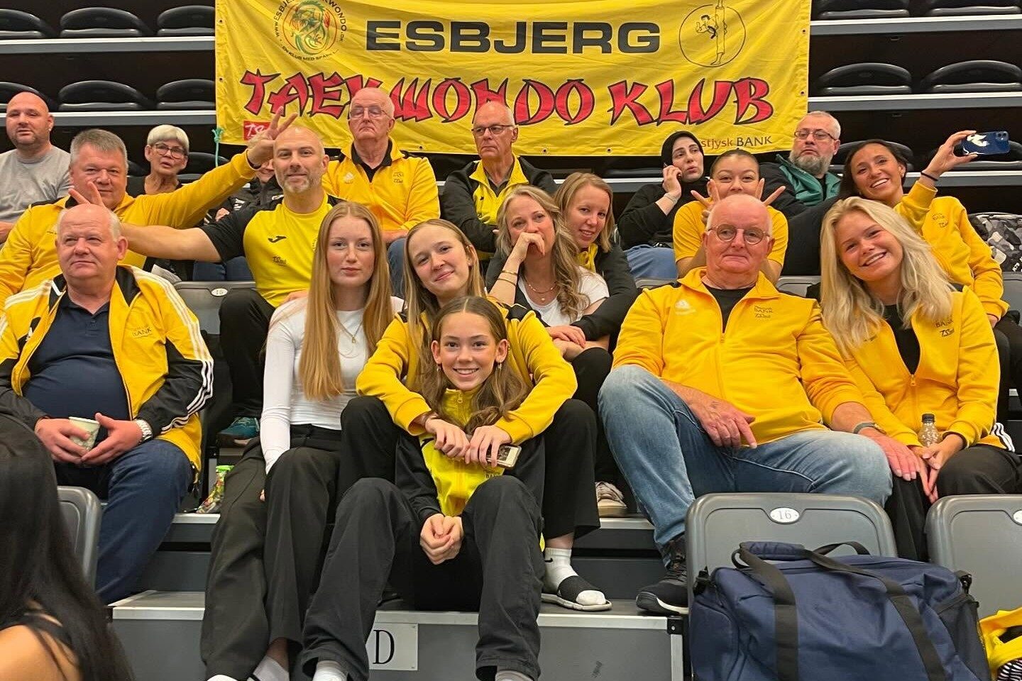 Den Gule Horde. Der er altid stor opbakning til mesterskaber og stævner rundt omkring i landet. Privatfoto.