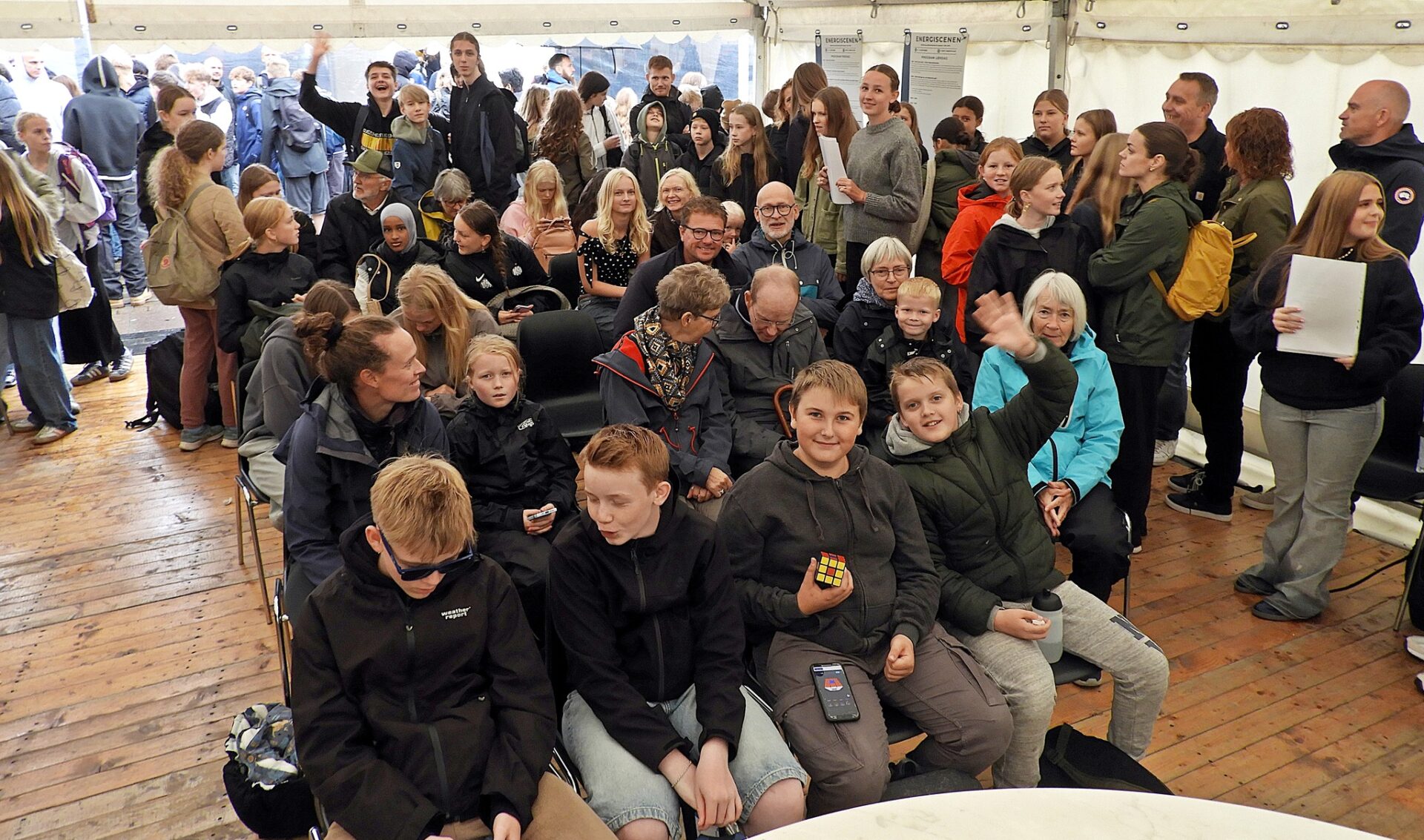 Unge kunne prøve VR-oplevelser, teste udstyr og få en smagsprøve på en fremtid i energibranchen. Foto: Per Benny Paulsen.