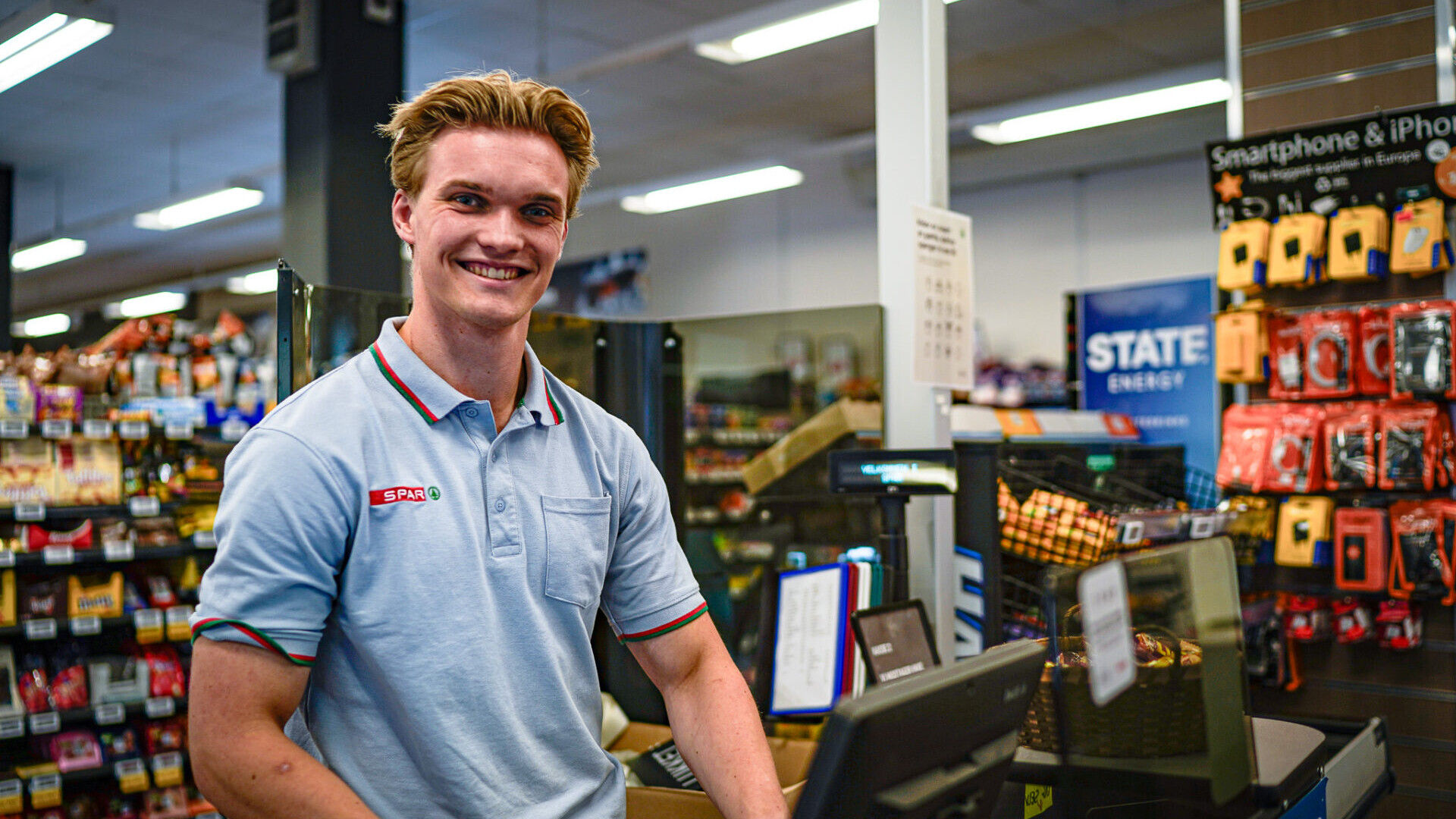 21-årige Magnus Kring har overtaget ansvaret i Spar Skolegade. Foto: Fjodor Pedersen.