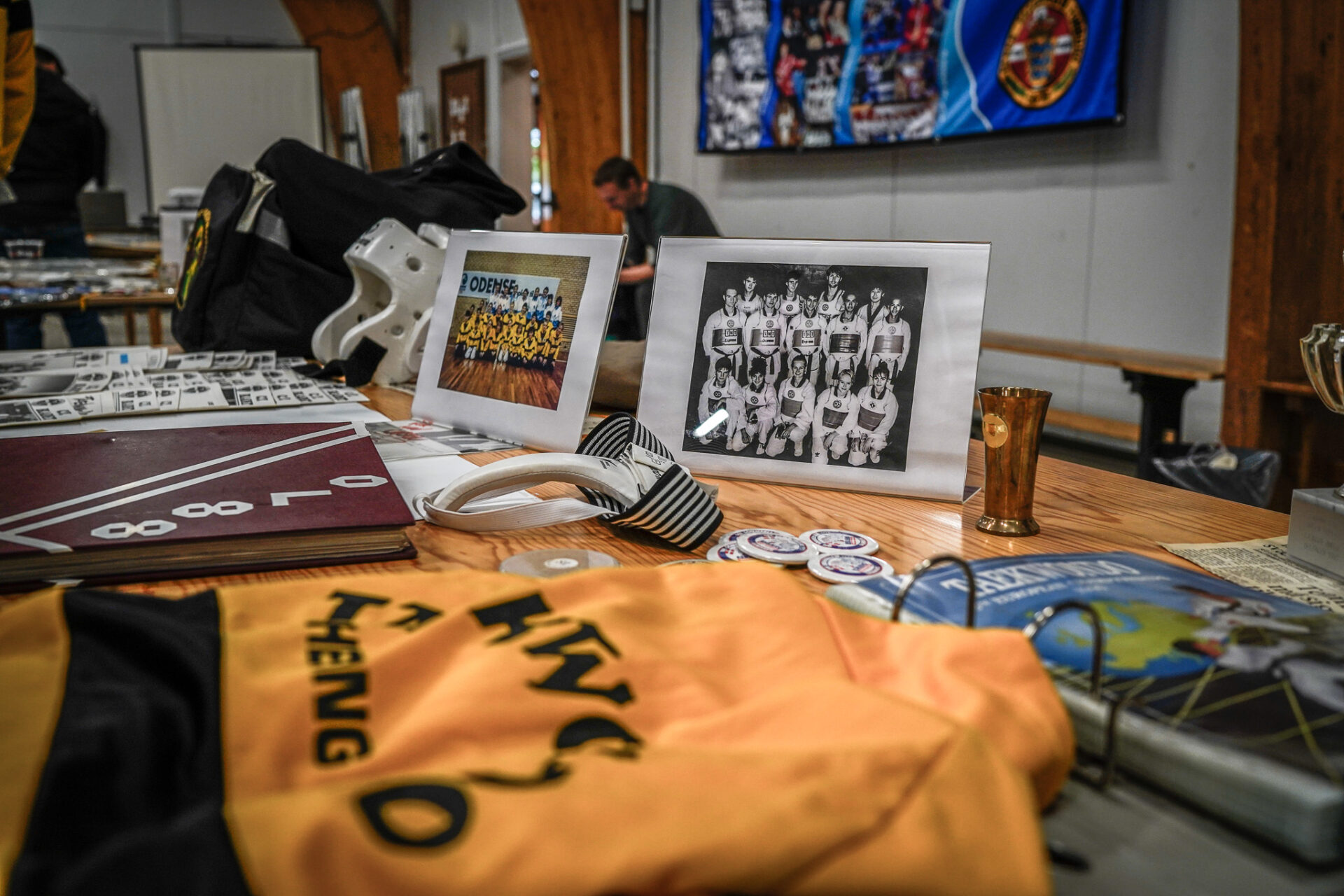 I forbindelse med jubilæumsreceptionen havde klubben lavet en lille udstilling af memorabilia fra den 50 år lange historie. Foto: Fjodor Pedersen.