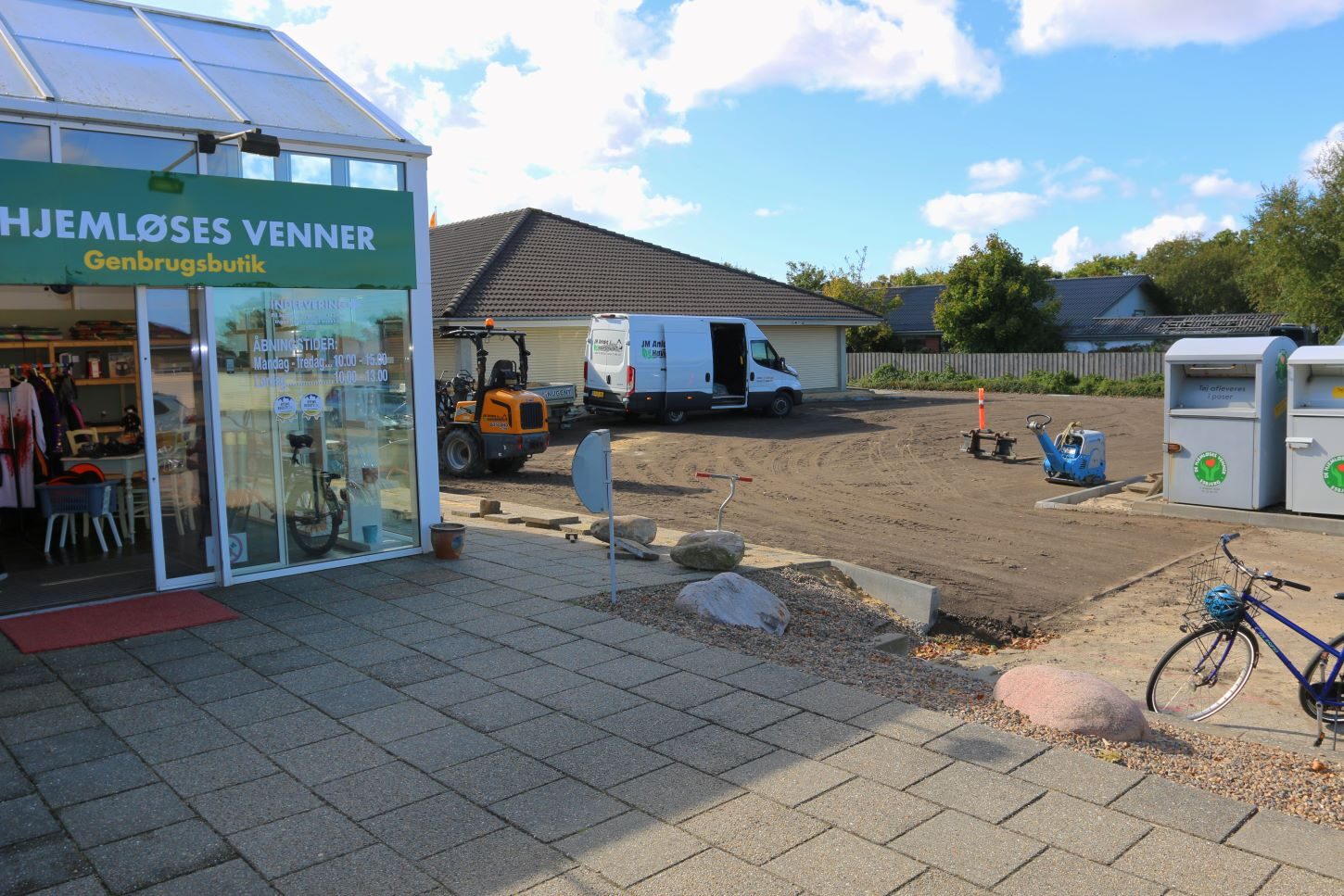 De mange kunder betyder, at det har været nødvendigt at udvide parkeringsmulighederne. Foto: Johnny Tauman.