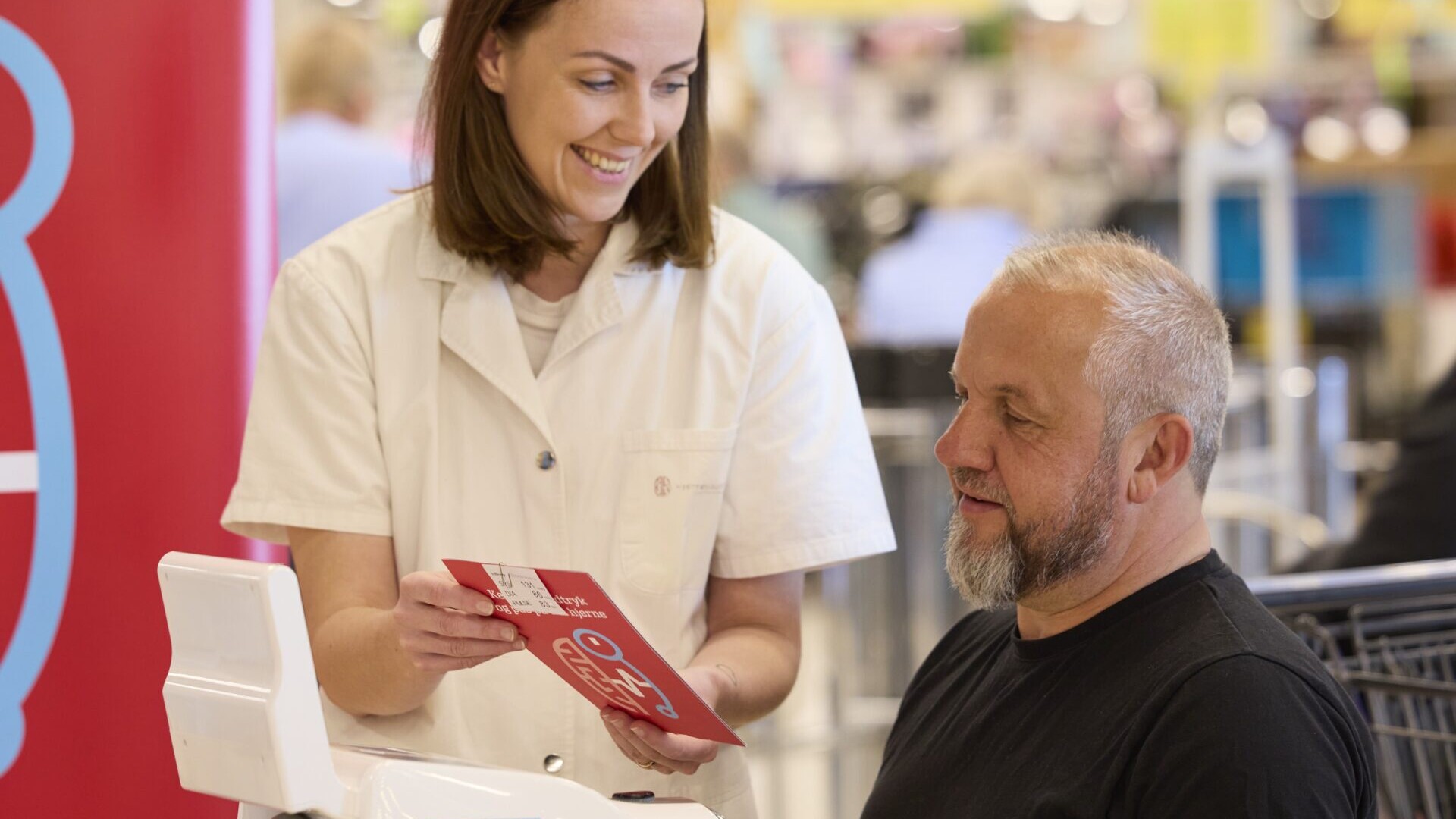 Nu kan du få målt dit blodtryk i Bilka Esbjerg, mens du handler. Pressefoto.