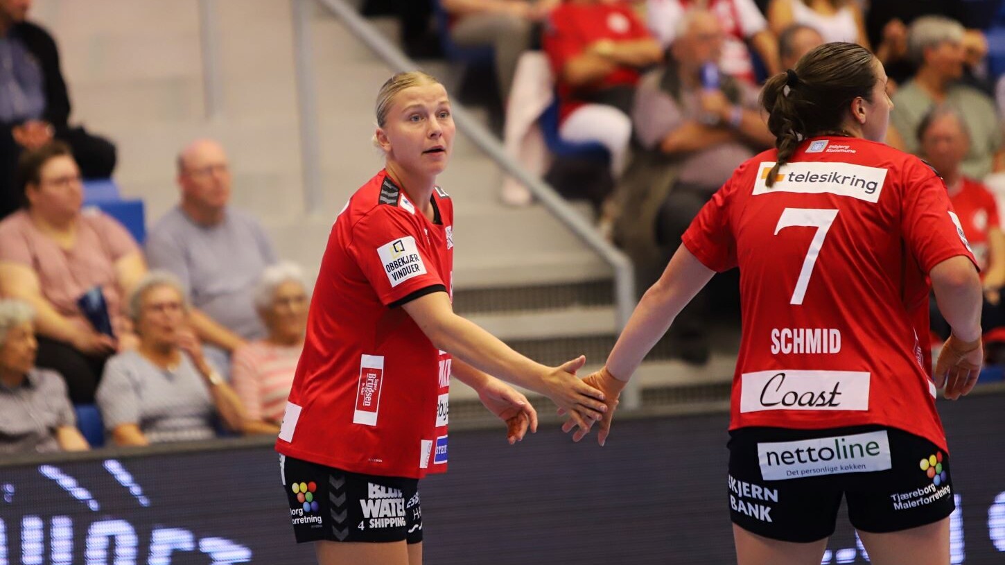 Michala Møller kan levere mere - publikum bakker op, når hun driver bolden fremad. Foto: Johnny Tauman.