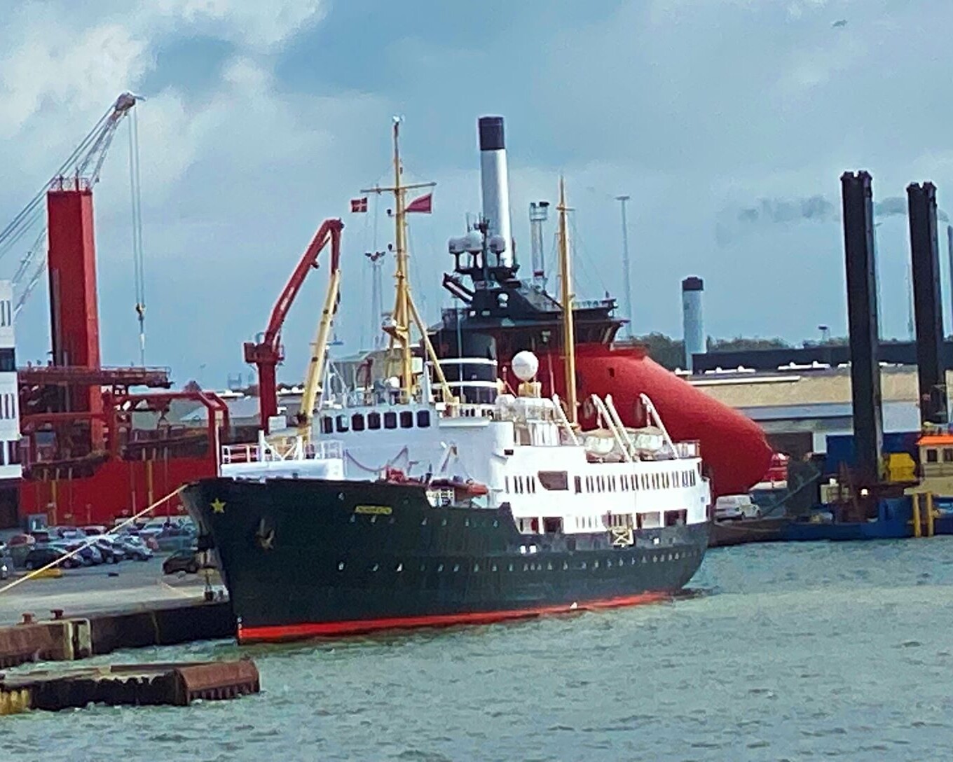 Nordstjernen spottet torsdag i Esbjerg Havn. Foto: Johnny Tauman.