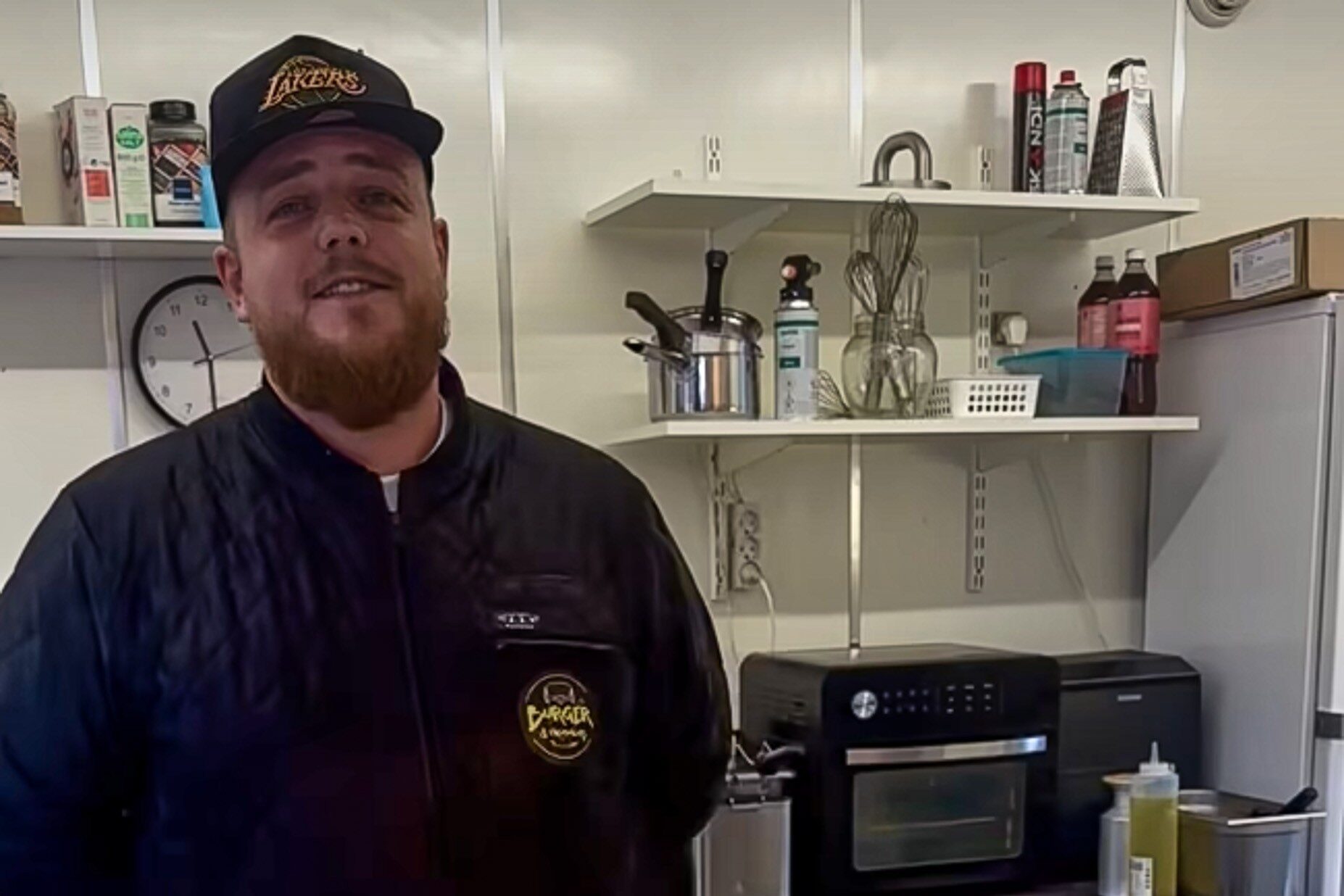 Casper Knudsen overtog grillbaren for halvandet års tid siden og har gjort den helt sin egen. Skærmbillede.
