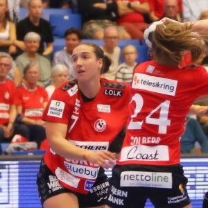 Tabea Schmid er faldet godt til i Team Esbjerg - samspillet med Nora Mørk og Michala Møller er unikt. Foto: Johnny Tauman.