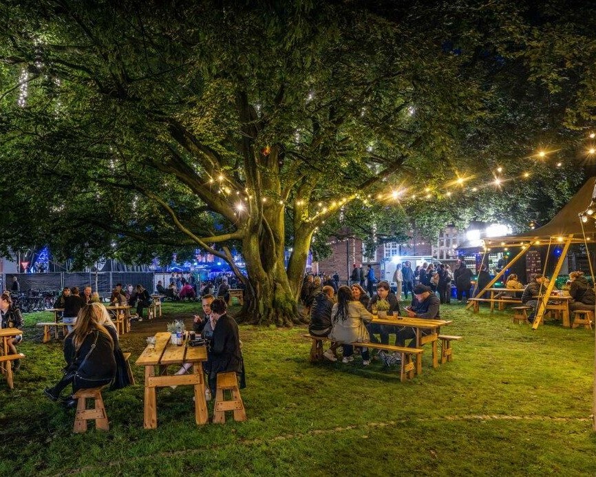 Byliv under bøgen. Genrefoto: Esbjerg Kommune.