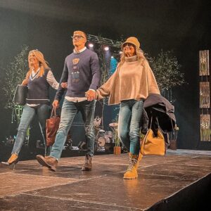 Club B, modeshow i Musikhuset Esbjerg 2025. Foto: Lene Lund.