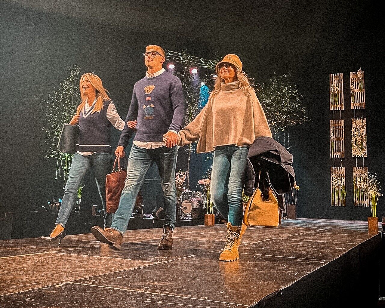 Club B, modeshow i Musikhuset Esbjerg 2025. Foto: Lene Lund.