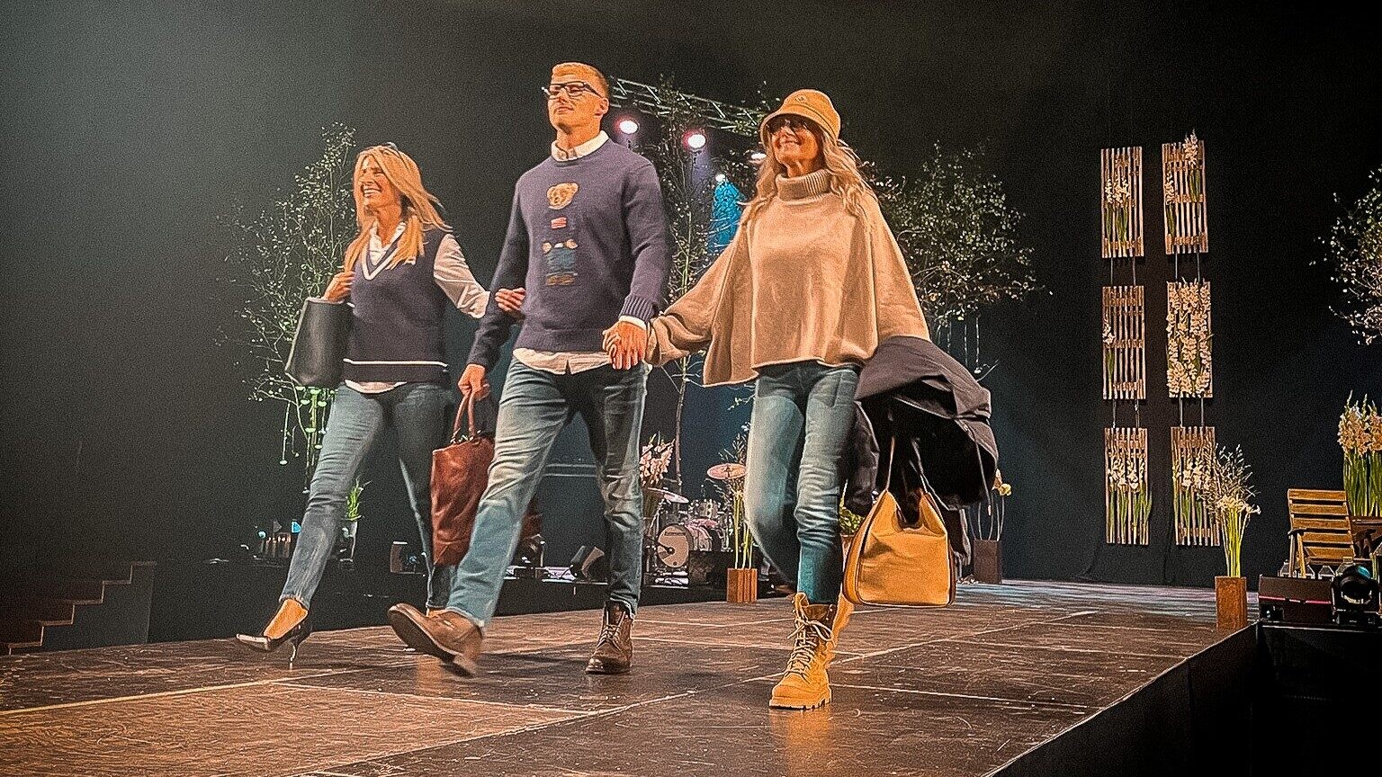 Club B, modeshow i Musikhuset Esbjerg 2025. Foto: Lene Lund.