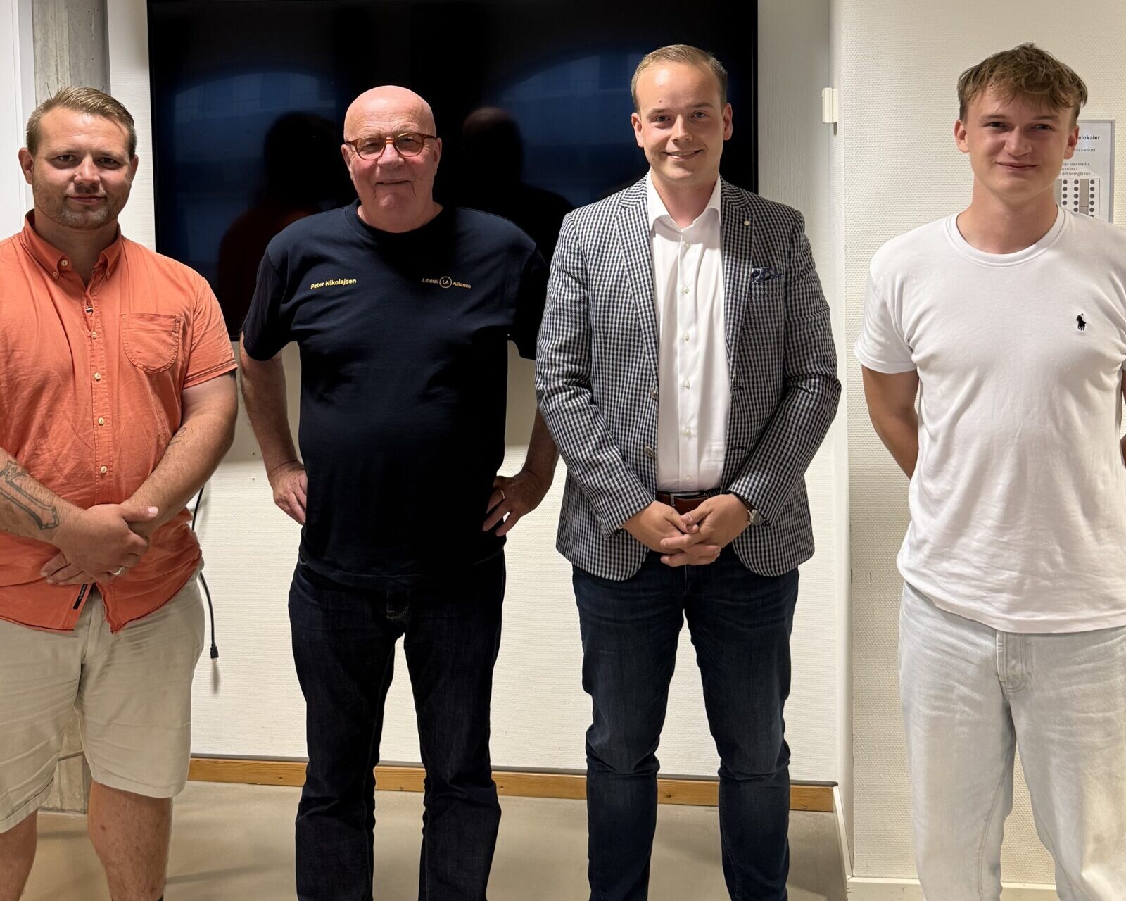 Fire af LA's seks kandidater til byrådsvalget. Spidskandidat Peter Nikolajsen nummer to fra venstre. Privatfoto.
