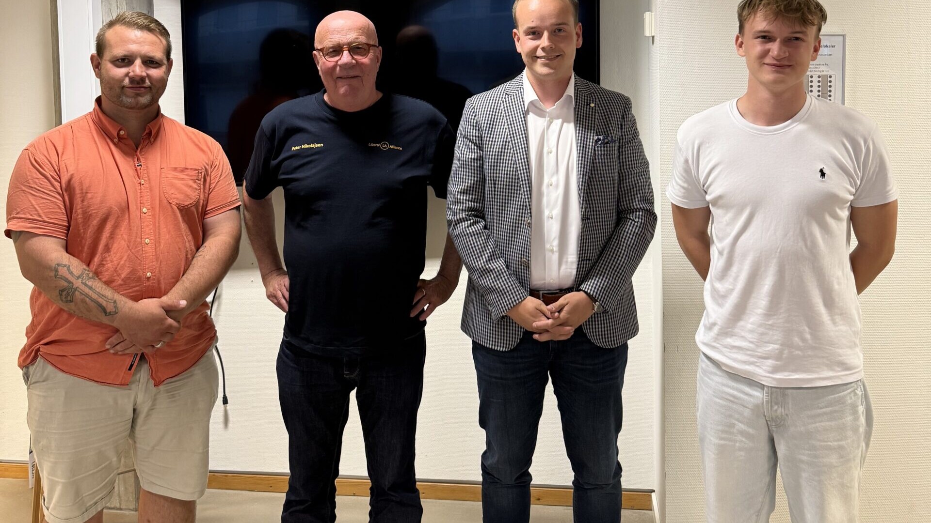 Fire af LA's seks kandidater til byrådsvalget. Spidskandidat Peter Nikolajsen nummer to fra venstre. Privatfoto.