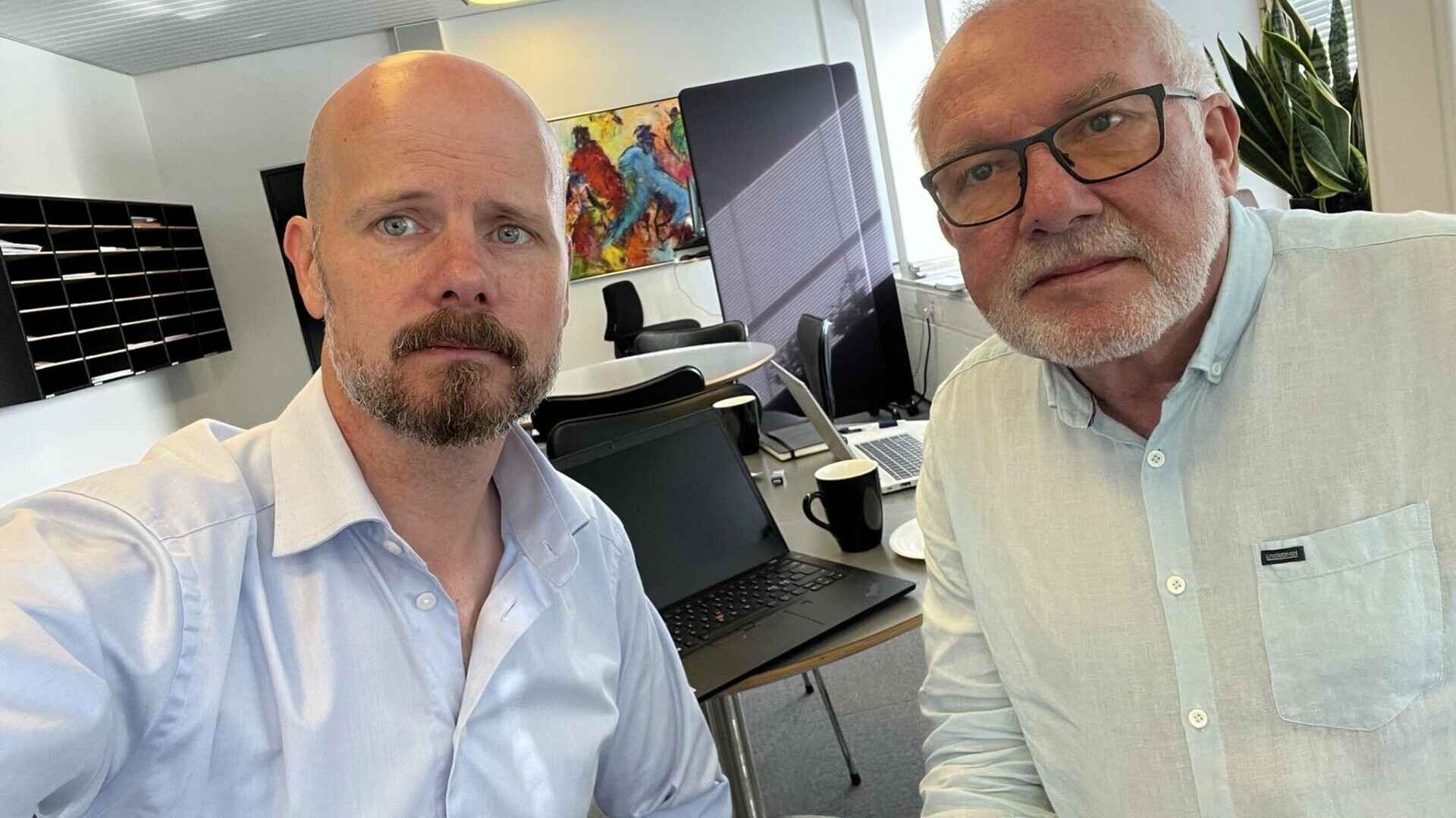 Michael Harbøll (tv) og Hans Erik Møller på rådhuset. Privatfoto.