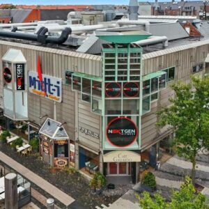 Midt-I på hjørnet af Kongensgade og Torvet. Foto: Nordicals Erhvervsmæglere.