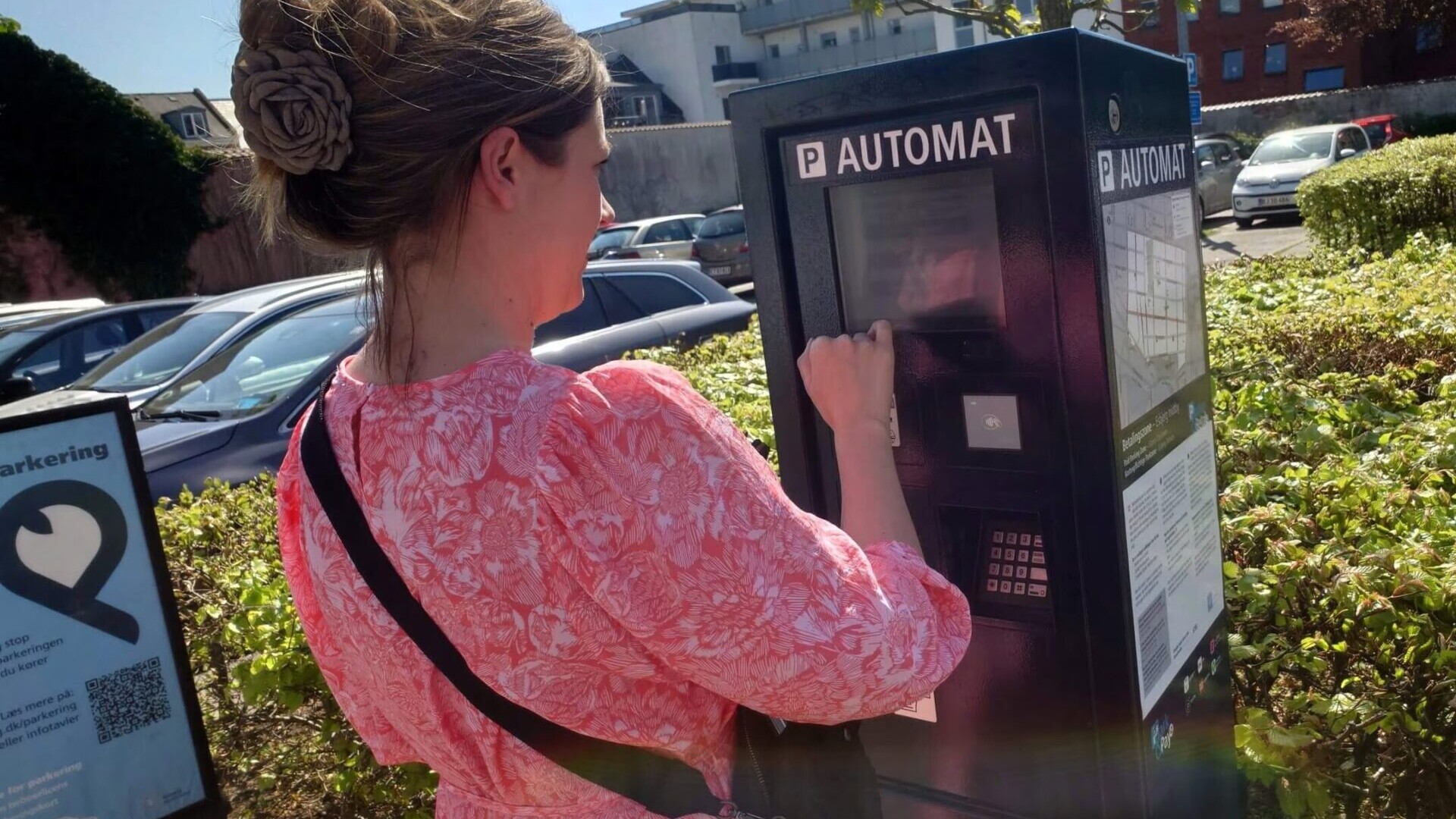 Registrering af parkering i automat i Borgergade. Arkivfoto: Fjodor Pedersen.