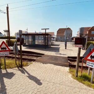 Selvom der både er lys og lyd, er sikkerheden ikke optimal ved trinbrættet i Tjæreborg. Foto. Jacob Laursen, DanskeJernbaner.dk