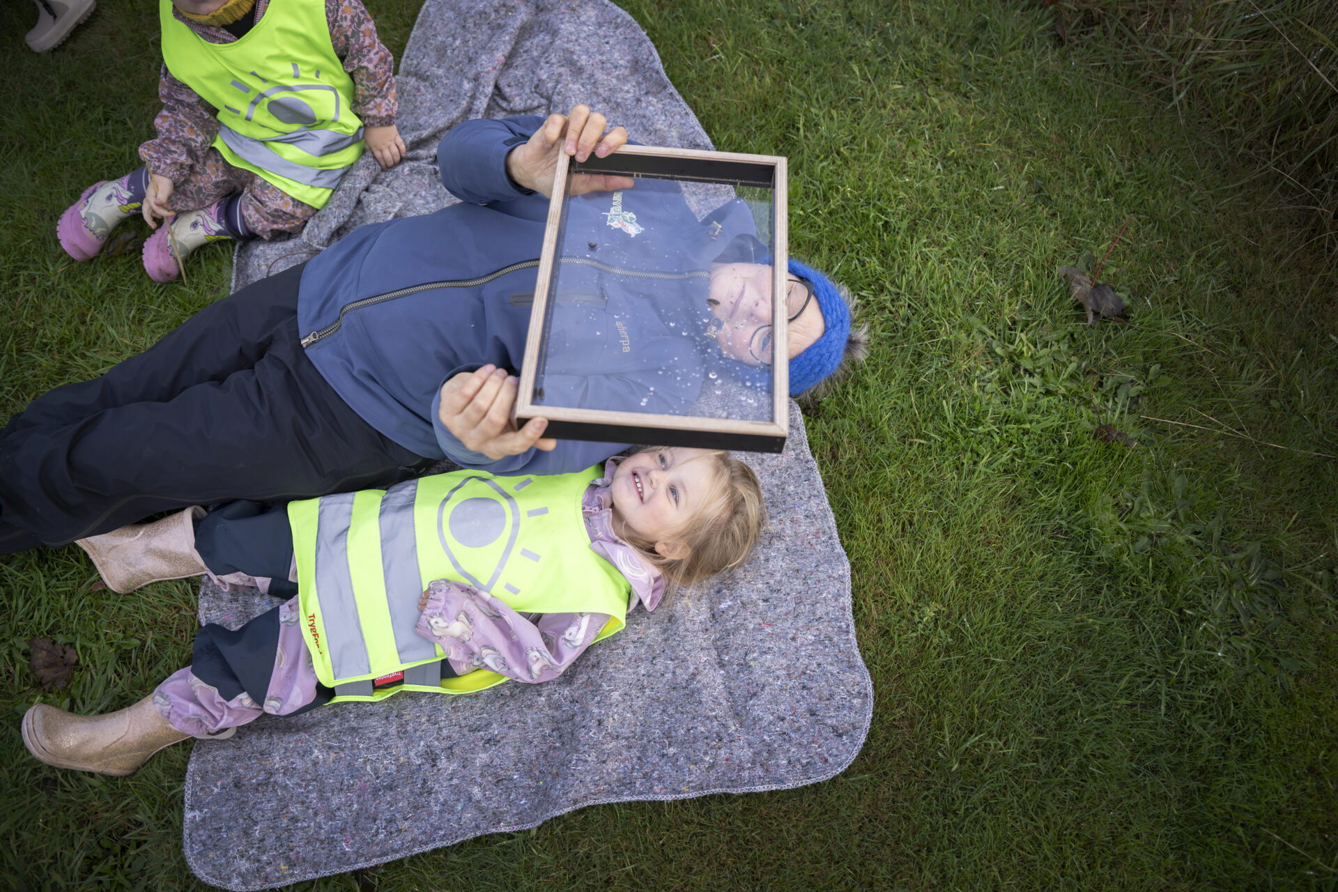 Naturen bliver nærstuderet. Foto: Esbjerg Kommune
