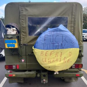 Fxck Putin. Jeep på p-plads i Grådybet. Foto: Henrik List.