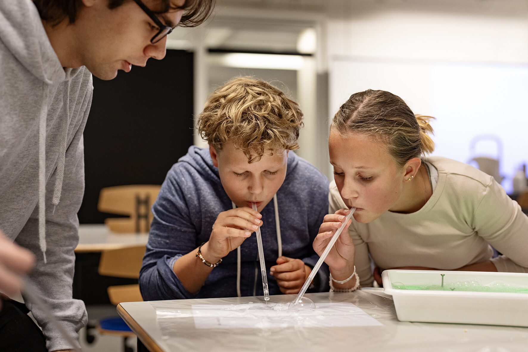 Undervisningen i Videnskabsklubben finder sted hvert efterår på lokale gymnasier rundt omkring i landet.