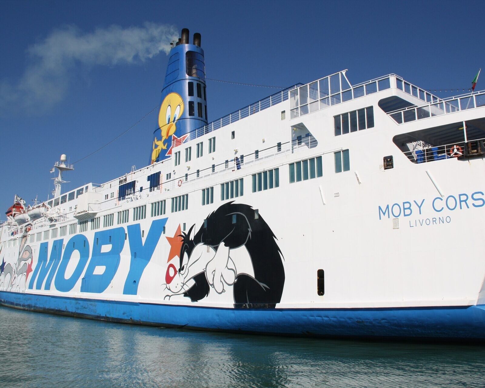 Dana Anglia i havn i Genova med hendes nuværende navn. Foto: Piergiuliano Chesi.