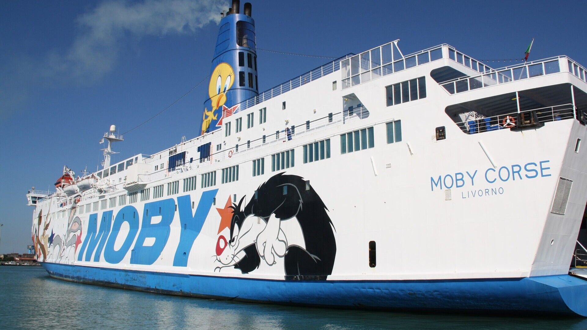Dana Anglia i havn i Genova med hendes nuværende navn. Foto: Piergiuliano Chesi.