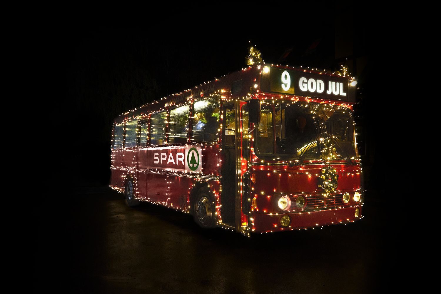 Julebusserne fra SPAR kører for niende gang i år. PR-foto.