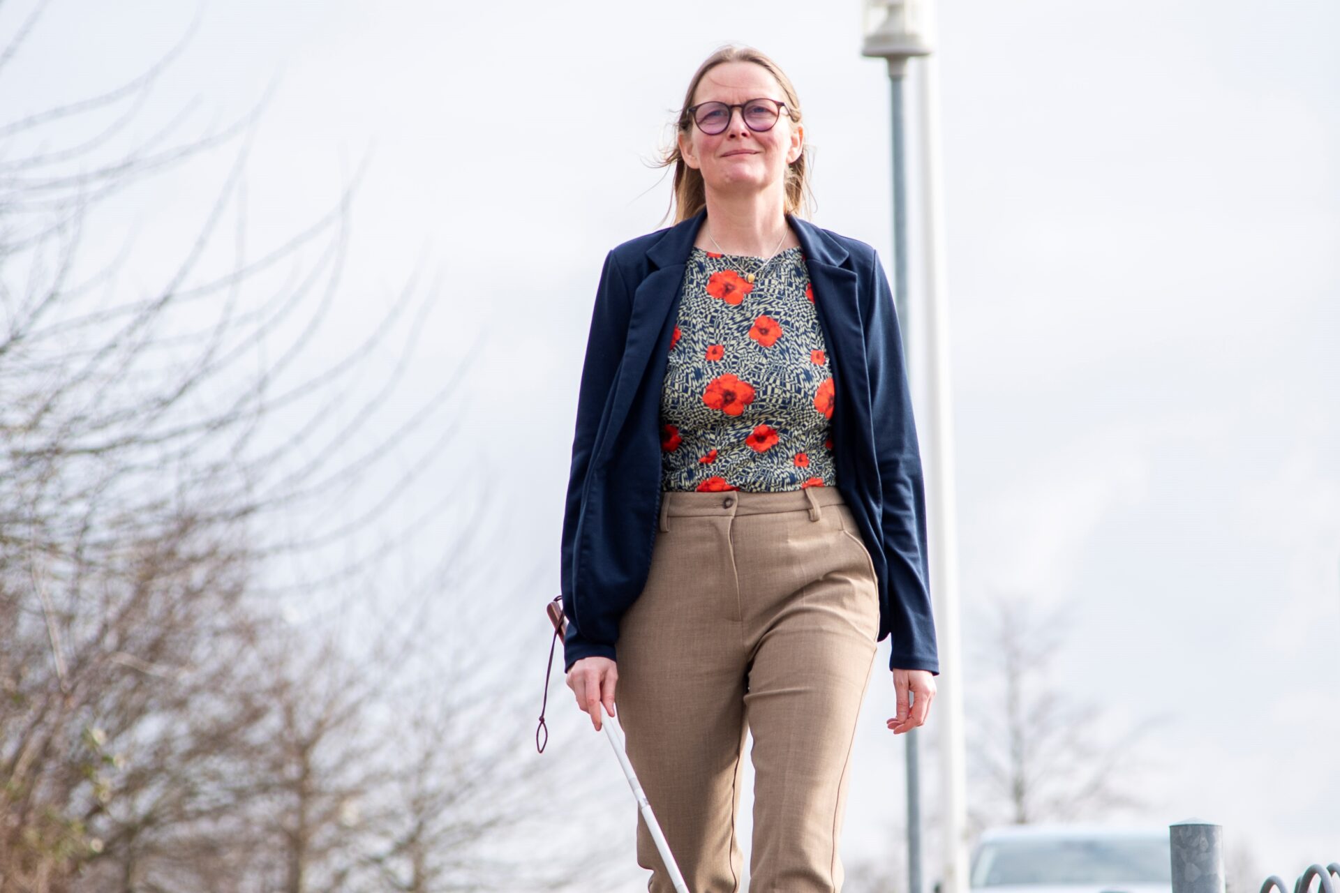 – De færreste lægger mærke til ledelinjerne eller ved, at de bruges af blinde til at navigere sikkert gennem byen, forklarer landsformand i Dansk Blindesamfund, Diana Stentoft. Foto: Henrik Frydkjær.