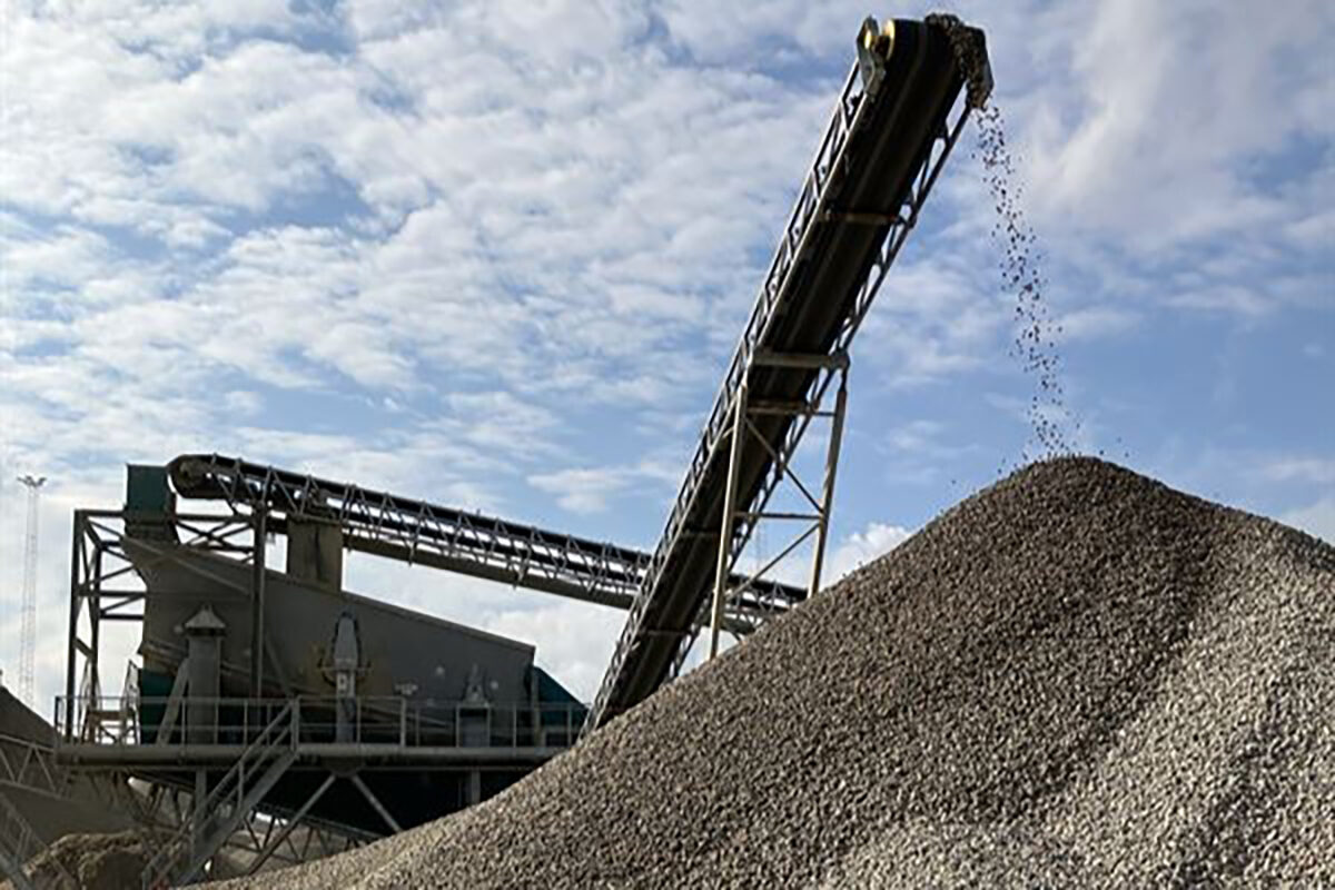 Det nye anlæg i Esbjerg gør det muligt at levere op mod 1,2 millioner tons råstoffer om året til bygge- og anlægsbranchen. Foto: NCC.