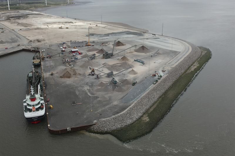 Det nye anlæg i Esbjerg gør det muligt at levere op mod 1,2 millioner tons råstoffer om året til bygge- og anlægsbranchen. Foto: NCC.