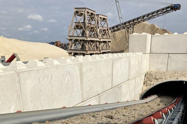 Det nye anlæg i Esbjerg gør det muligt at levere op mod 1,2 millioner tons råstoffer om året til bygge- og anlægsbranchen. Foto: NCC.