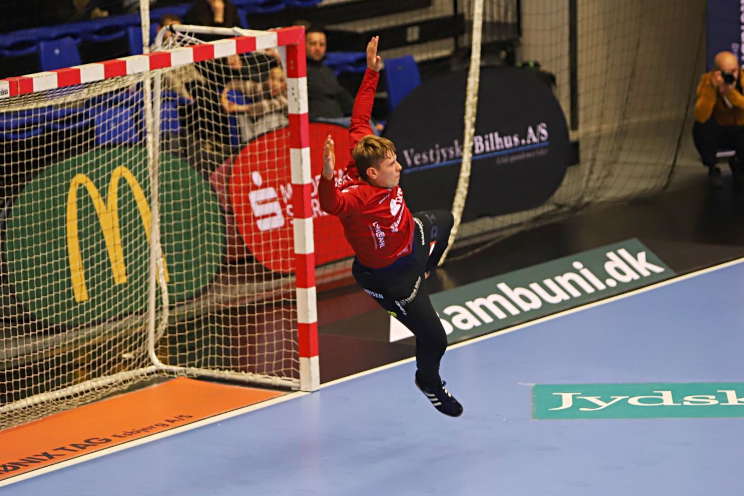 REHH-keeper Andreas Haagen var flyvende. Foto: Johnny Tauman.