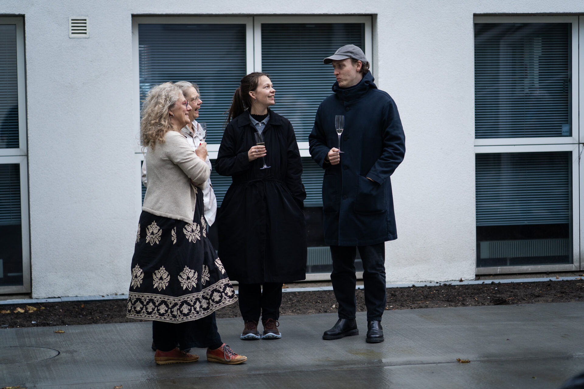 Den konservatorieuddannede musiker Stine Benjaminsen (i midten) har flere gange selv optrådt på kunstmuseet ved forskellige lejligheder. Foto: Fjodor Pedersen.