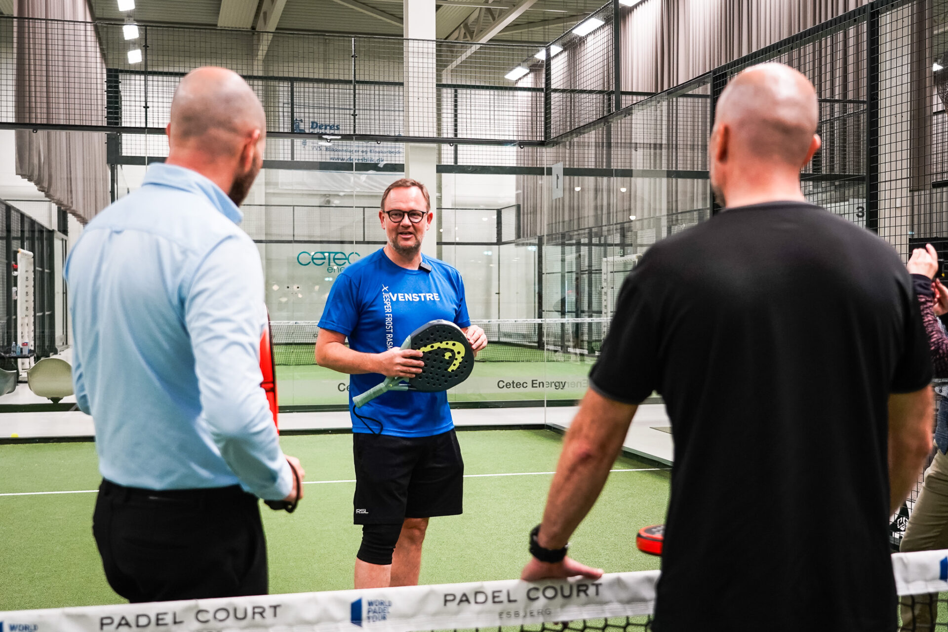 Kampen blev flere gange pauset for at tale politik og civilsamfundets rolle. Foto: Fjodor Pedersen.
