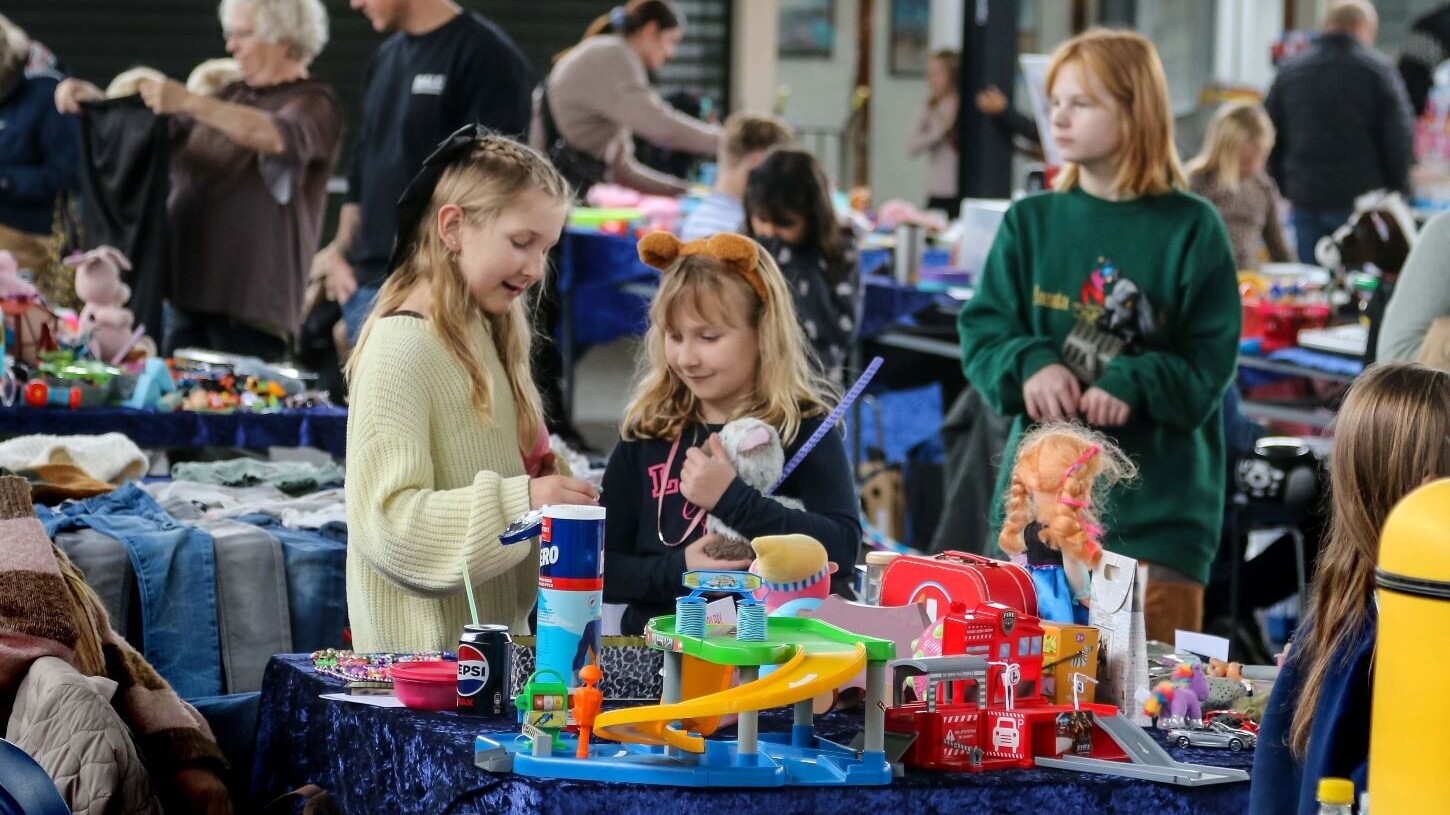 Legetøjsmarked på centertorvet i Sædding Centret. Foto: Johnny Tauman.