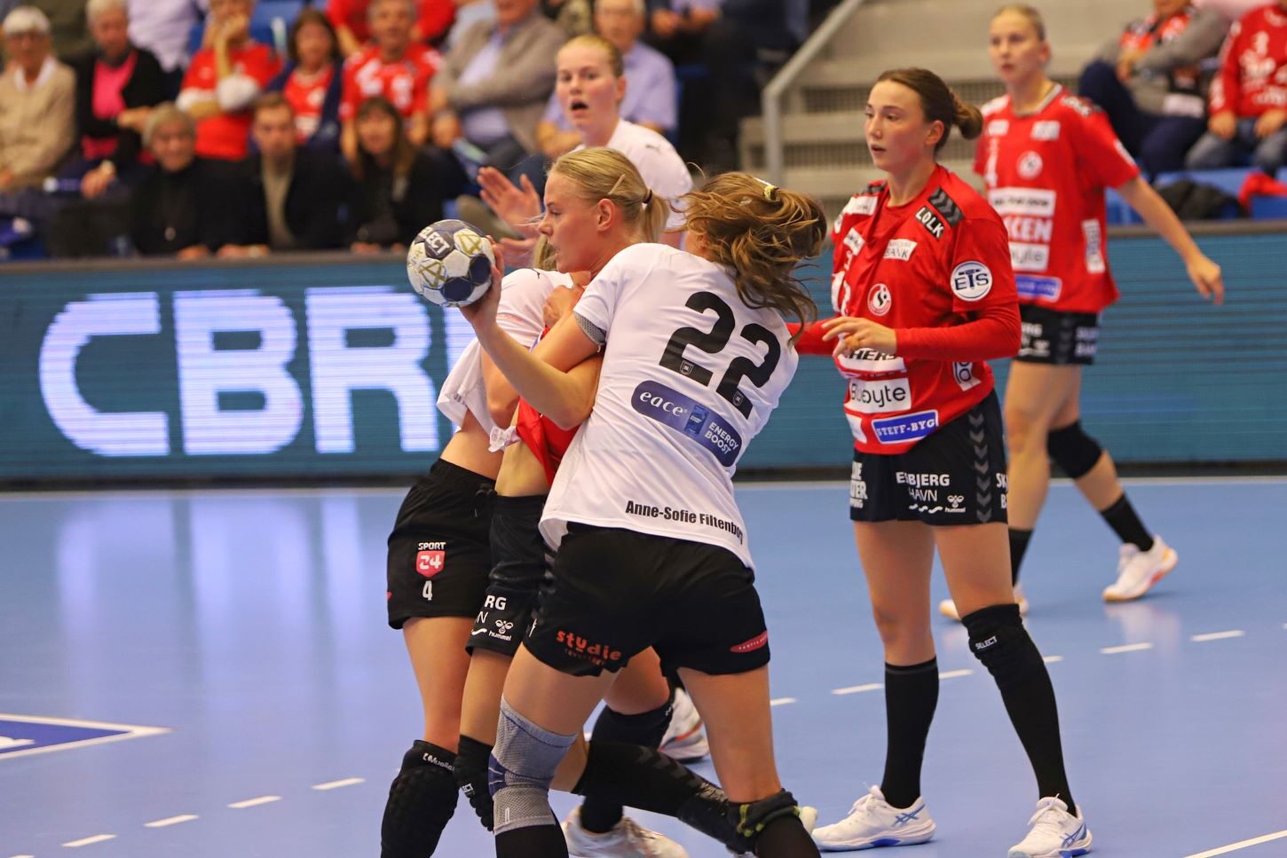 I starten af kampen dækkede Skanderborg virkelig godt op. Foto: Johnny Tauman.