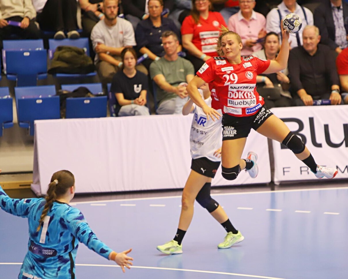 Sarah Dekker med vildt svæv scorede flere gode mål