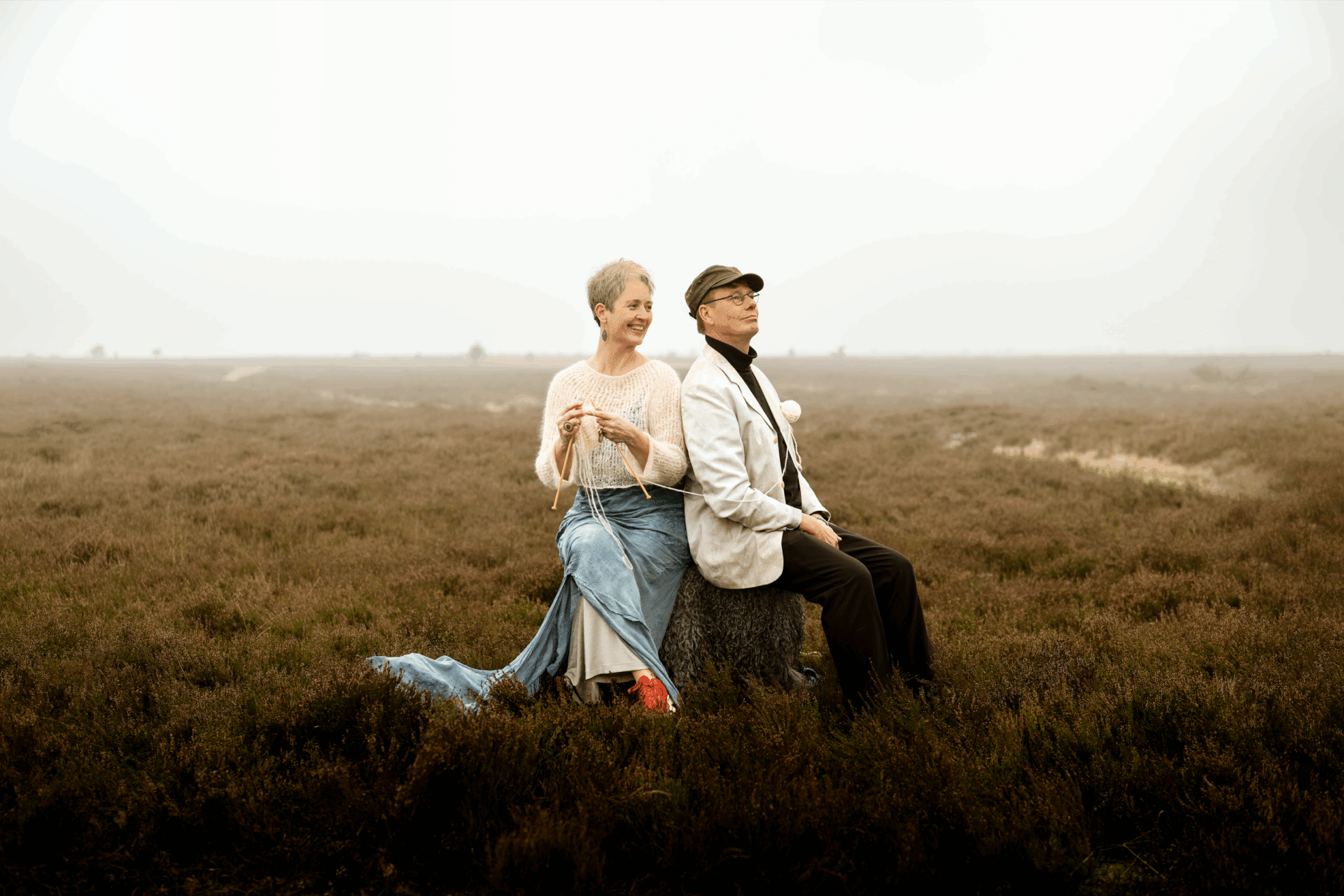 Ulla Bendixen og Martin Døssing Ottosen – kendt fra Sorten Muld – væver historier og sange sammen i projektet Stemmer i voks, der kan opleves både i Nordby og Sønderho: Pressefoto.