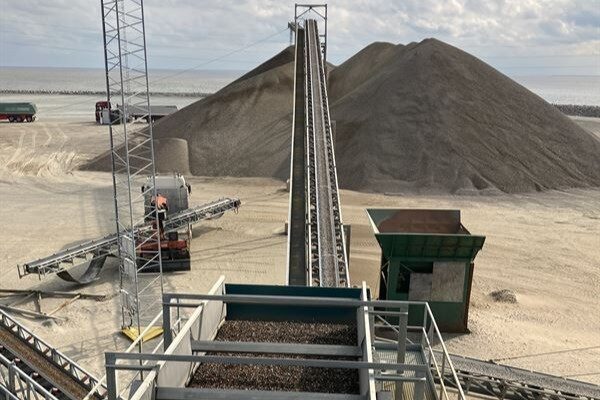 Det nye anlæg i Esbjerg gør det muligt at levere op mod 1,2 millioner tons råstoffer om året til bygge- og anlægsbranchen. Foto: NCC.