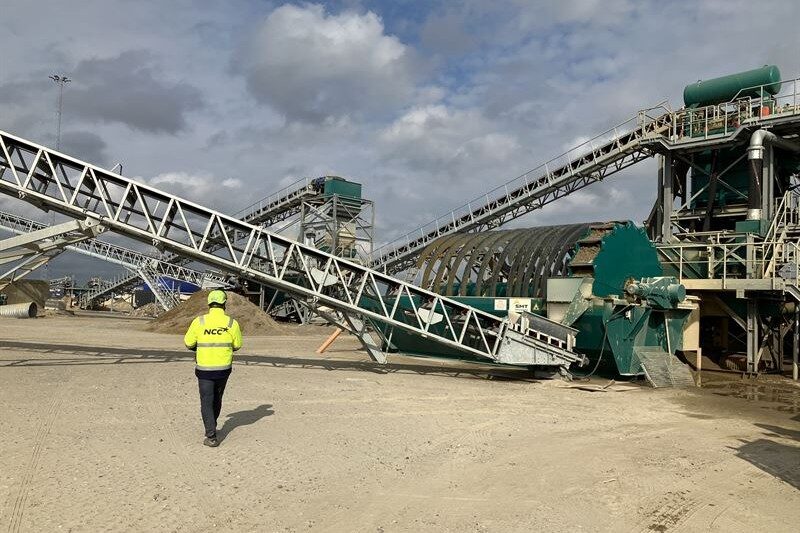Det nye anlæg i Esbjerg gør det muligt at levere op mod 1,2 millioner tons råstoffer om året til bygge- og anlægsbranchen. Foto: NCC.