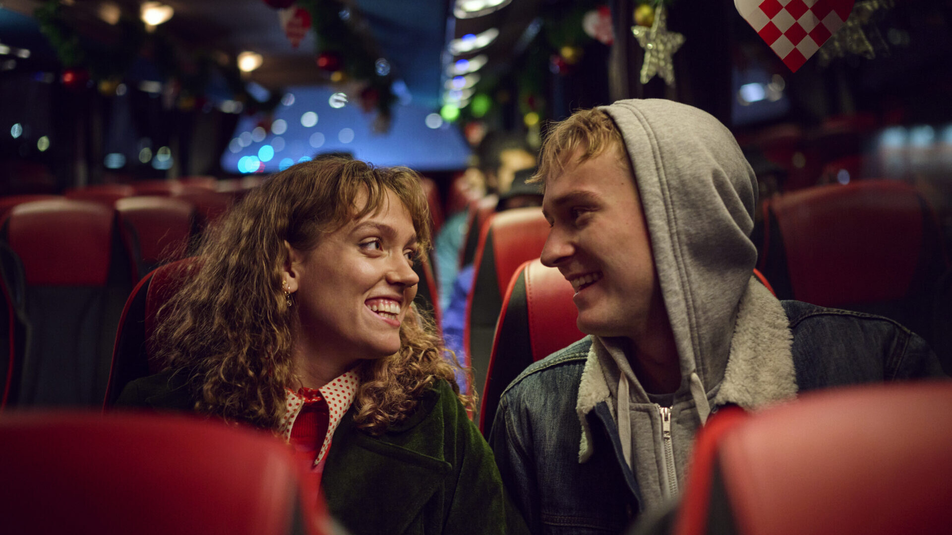 Cirka 900 var sidste år med SPARs julebusser. PR-foto.