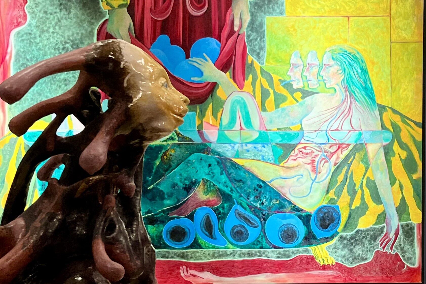 Værker af Louise Hindsgavl og Mie Mørkeberg fra udstillingen "Eksistens". Foto: Esbjerg Kunstmuseum.